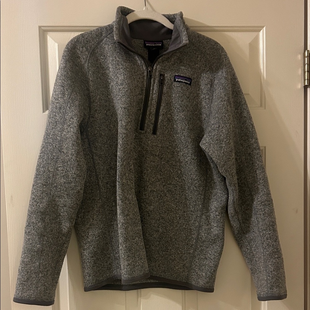 Patagonia Men's 1/4 zip in Heather Gray, size small